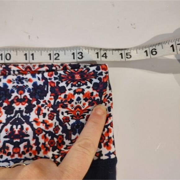 Athleta Chatarunga Floral Print Cropped Leggings in Orange/Navy Blue Size Medium - Picture 5 of 10